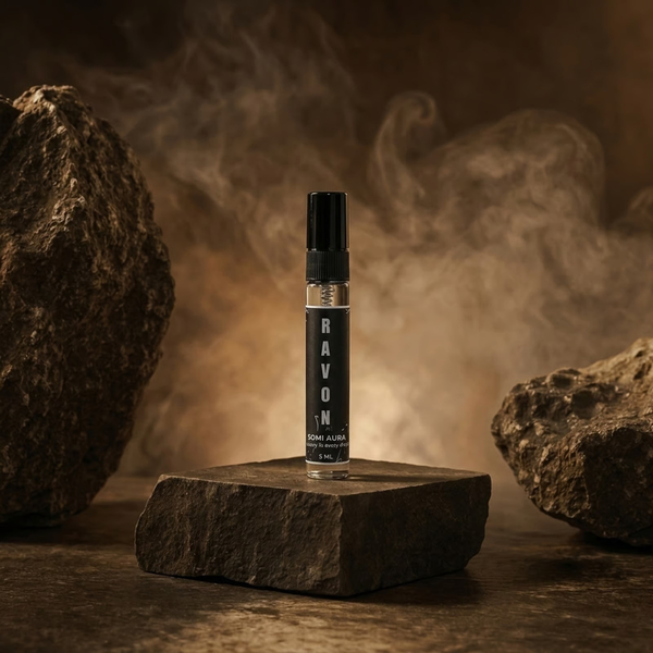 RÀVON fragrance bottle detail — coffee, pink pepper, cedarwood — SOMI AURA